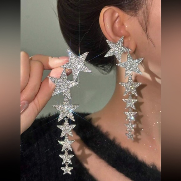Sparkling Crystal Star Drop Earrings – Dazzling Statement Jewelry - Picture 1 of 15